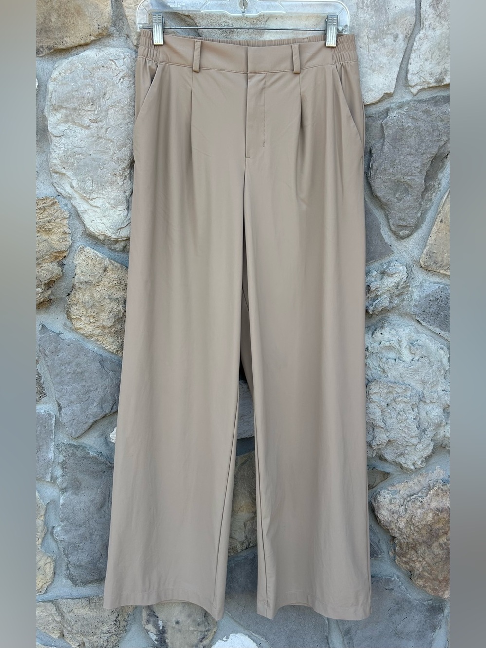 Old Navy Sleektech Trousers Size XS Beige Tan High Rise Go Dry Flowy Wide Leg